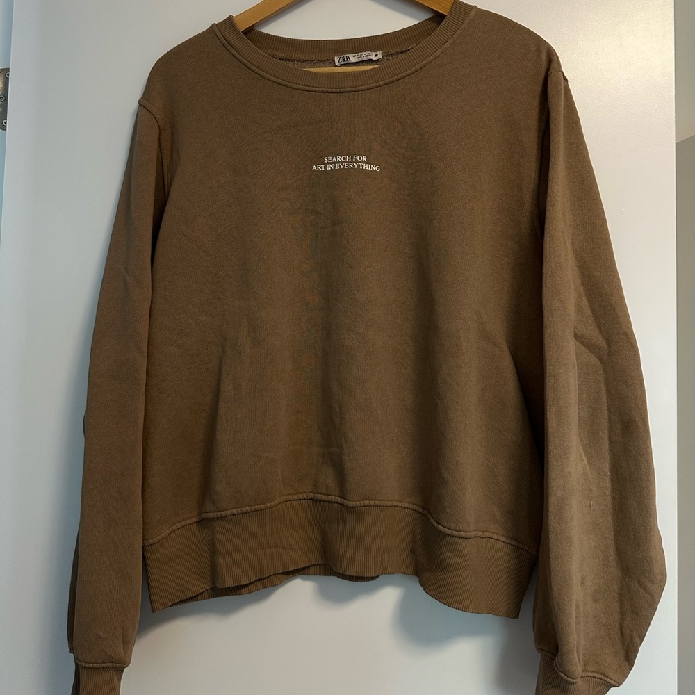 GRAPHIC CREWNECK SWEATER - Brown with text “Search for Art in Everything”